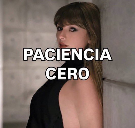 folkmoregiirl's tweet photo. me está aburriendo ver el live, solo quiero verla a ELLA #VMAs https://t.co/84FDAllHNI