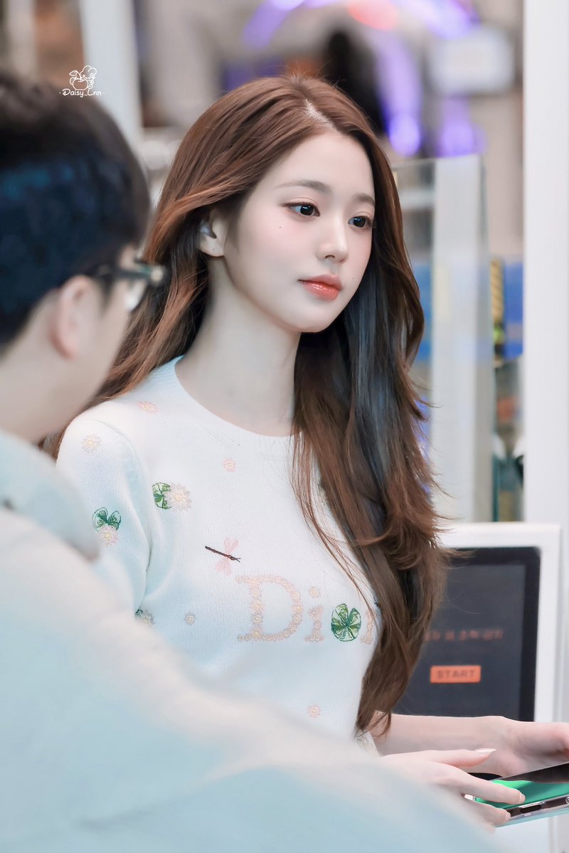 Daisy_Lnn's tweet photo. 26.09.28

#아이브 #IVE #장원영 #JANGWONYOUNG #원영 #WONYOUNG #ウォニョン #DiorSS27 https://t.co/8bG4kmRv0b