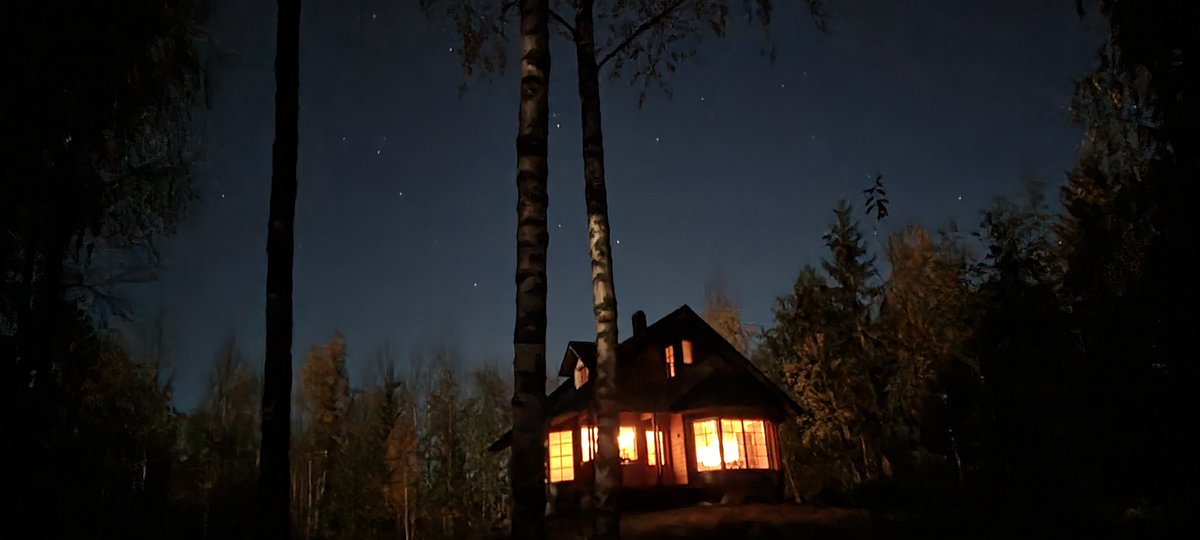 LaveScenery's tweet photo. @AbiRatchford Over four hours by the campfire, with the moon and stars, I even saw a few shooting stars and made a wish, I’m just visiting my cabin for now, heading home and back to work in the morning, I hope I can return soon, but for now, it’s off to the sauna and then to bed 😊 https://t.co/uyhSKAhn99