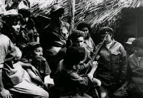 ana_combate45's tweet photo. 🗓️ #27DeSeptiembre de 1958: Las fuerzas del Ejército Rebelde libran el Combate de Cerro Pelado, en la Sierra Maestra. Una acción decisiva donde tuvo su bautismo de fuego el pelotón femenino Mariana Grajales. ¡Honor y gloria a nuestros héroes! 🇨🇺🔥 #Cuba #HistoriaDeCuba https://t.co/pY2vm3XoFW