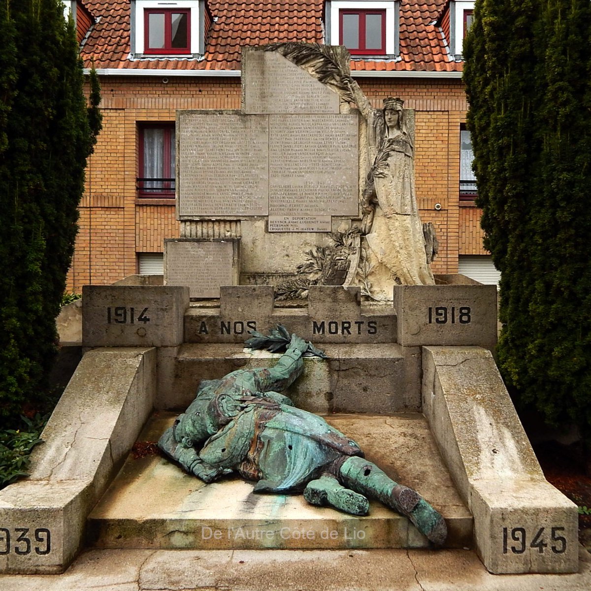 dionathanmendie's tweet photo. Aux morts de toutes les guerres https://t.co/3eCUgVdW4L