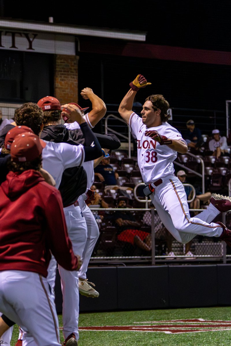 ElonBaseball's tweet photo. Ok Akopov. 👀

#PhoenixRising | #GoldStandard https://t.co/aNv5wVrbCJ