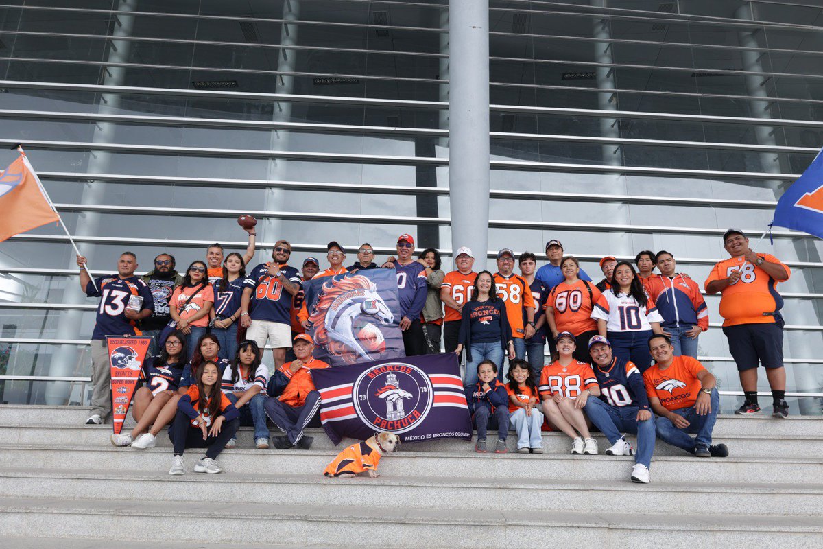 erick_gonzalez's tweet photo. Broncos Pachuca #NFLxESPN
#SNFxESPN https://t.co/Dwq64QV9gr