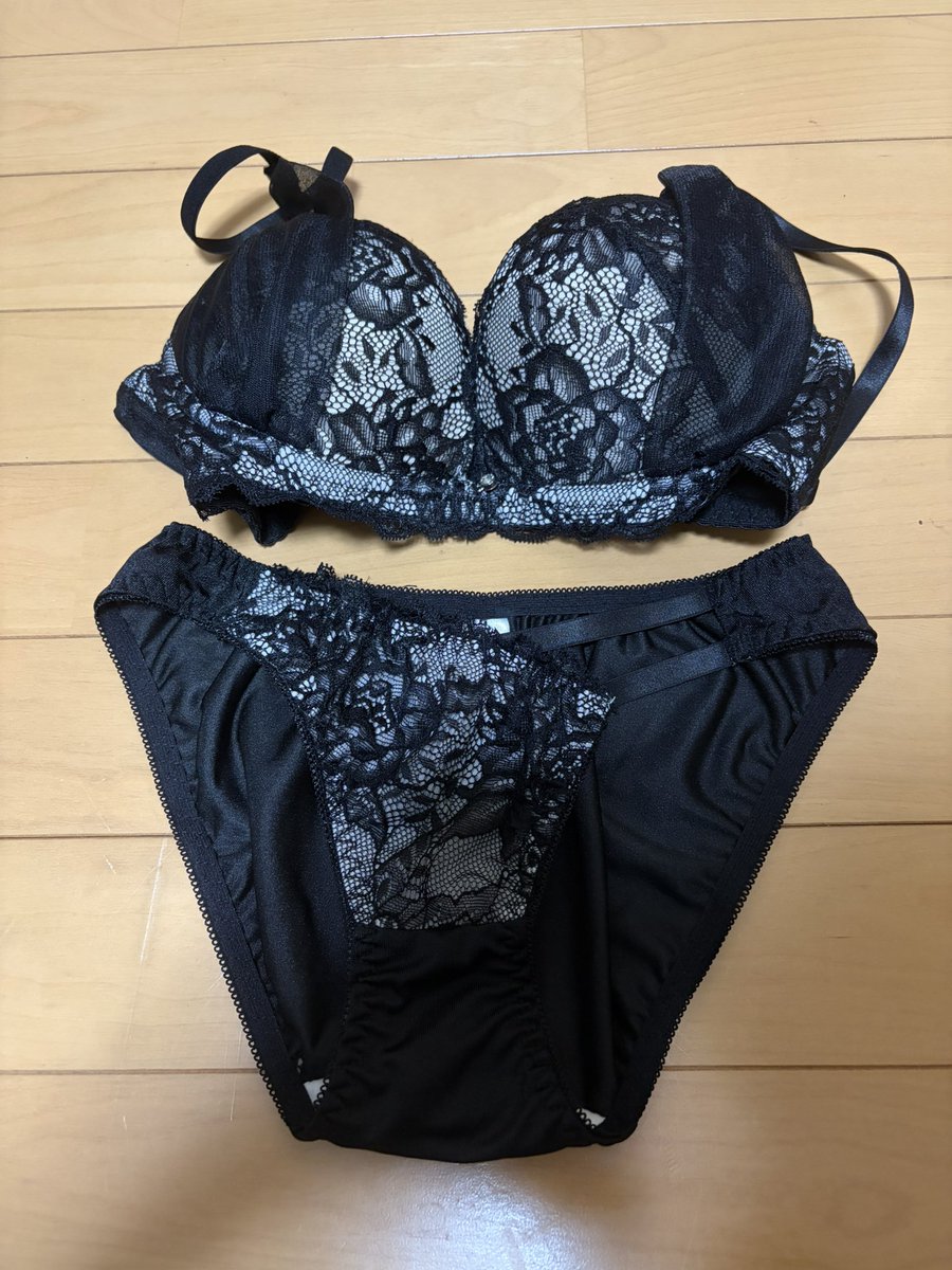 smxbmg's tweet photo. 使用済み下着買い取ってくれる人いますか…？

#下着
#下着売り
#下着売ります https://t.co/U4uf6yorbO