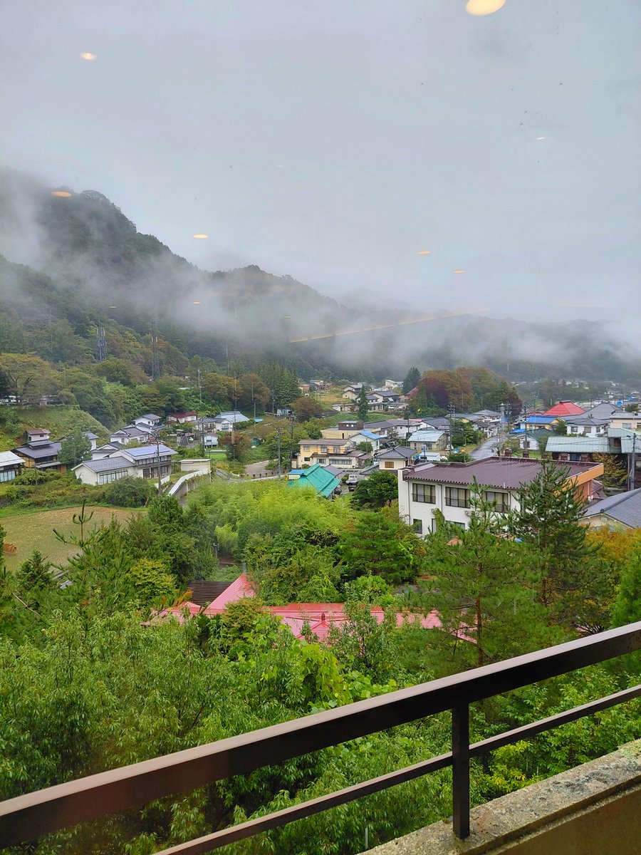 nonpubakudan's tweet photo. おはよう☂️🌧ございます🌀🎃🍁🍄🌰雨降りの旅行2日目～🍏🌱 https://t.co/KAB90JKwkh