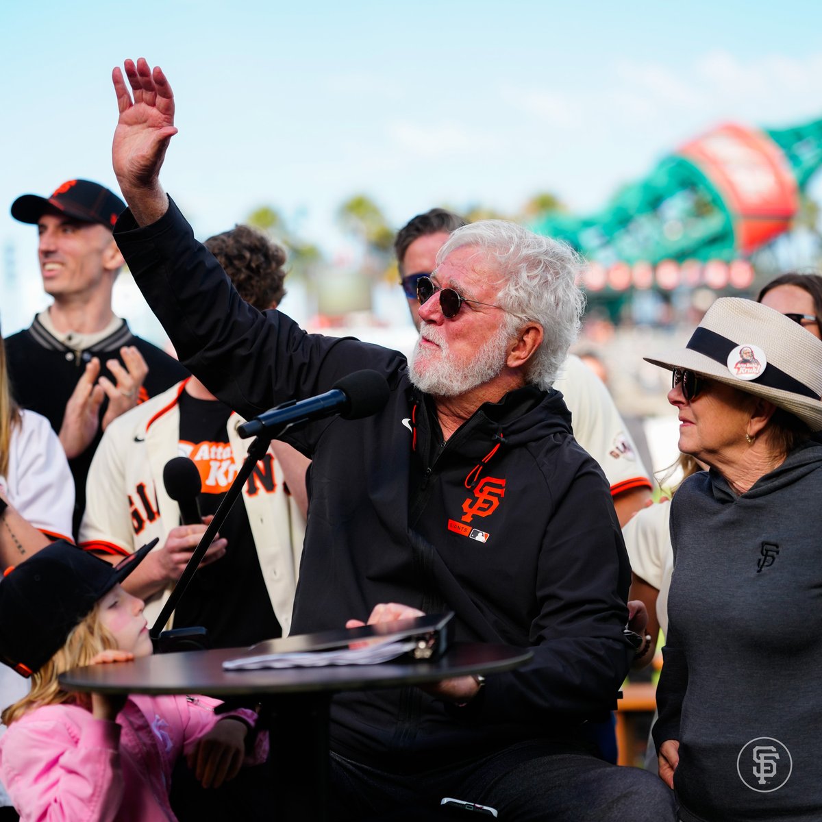 SFGiants's tweet photo. One final message from Kruk 🧡🖤 https://t.co/UjtDrzQyMV