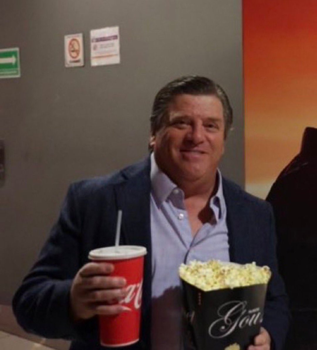 tdmascrc's tweet photo. Mi ex viendo que conseguí uno peor que él (era imposible) https://t.co/NBBx3Vys2o