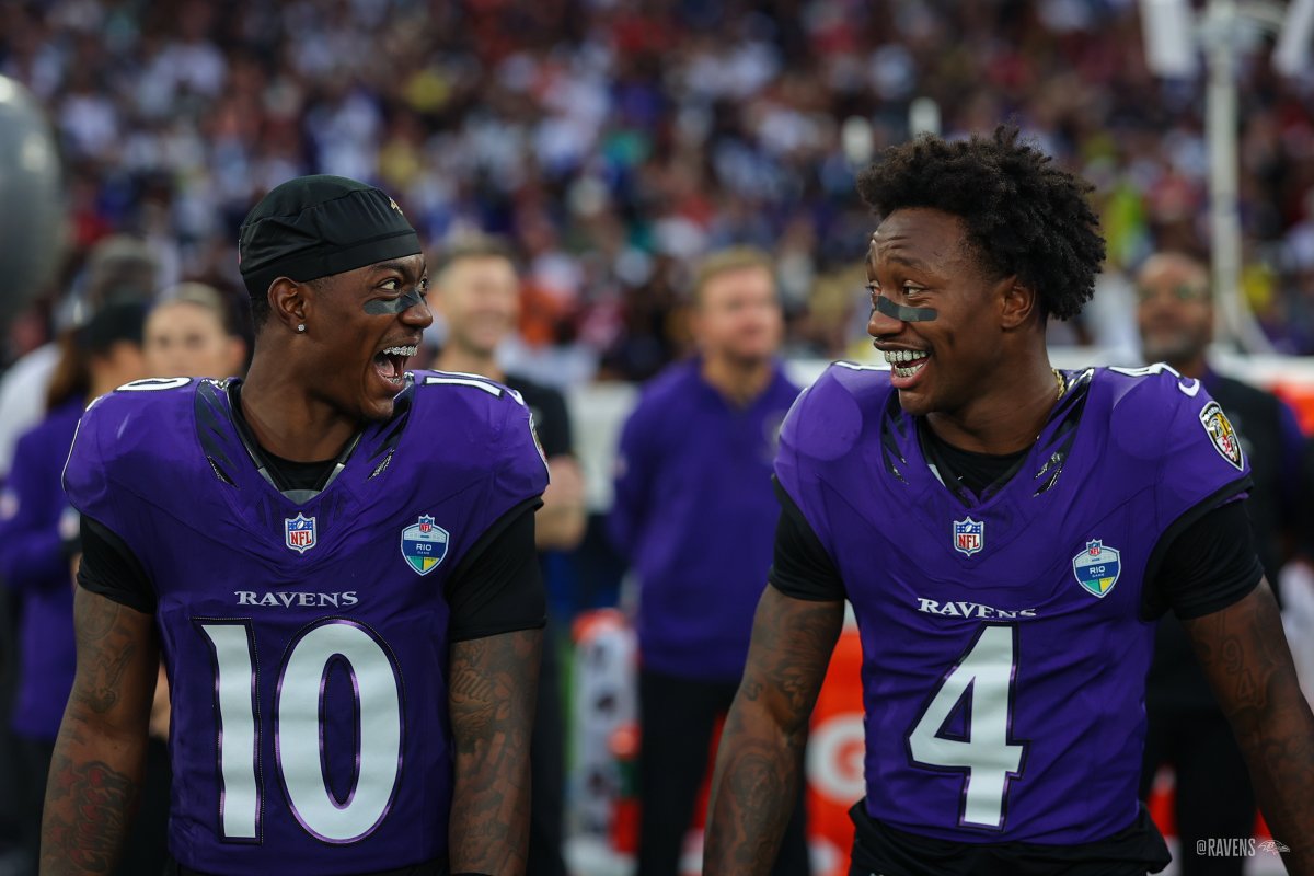 Ravens's tweet photo. When you see the other Ravens fans in the office https://t.co/YT1M0VJwuw