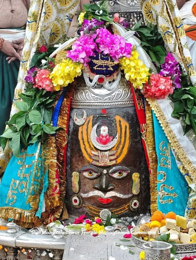 ROOPCHAUDHARY's tweet photo. ॐजय श्री बाबा महाकाल जीं,ॐ नमःपार्वती पतये,हर हर महादेव,ऊँ नम:शिवाय,आपका दिन शुभ, मंगलमय व कल्याणकारी हो,श्री महाकालेश्वर ज्योतिर्लिंग उज्जैन का आज का दिव्य भस्म आरती श्रृंगार दर्शन,28/09/2026 सोमवार,आश्विन मास, कृष्ण पक्ष 02( द्वितीया तिथि) दूज का श्राद्ध, शहीद भगत सिंह जयंती।🙏 https://t.co/OLjal4By5p