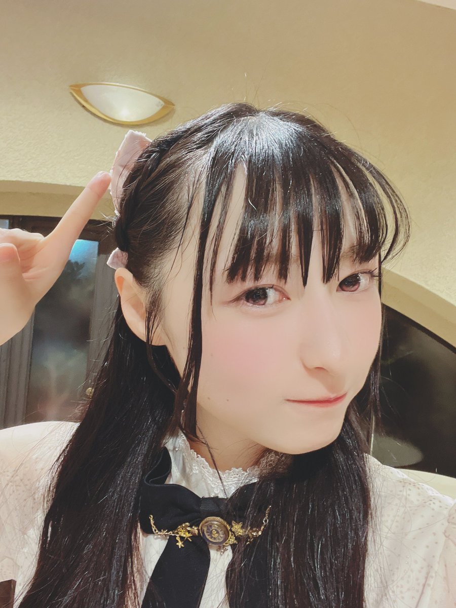mutsumi_sakura's tweet photo. みんな撮影会の予約した？？
お洋服も選んで、いっぱいお話できるチャンスだよ😈

かわいい衣装着させて〜( * ֦ơωơ֦)🌸 https://t.co/jBMMgR0uIF