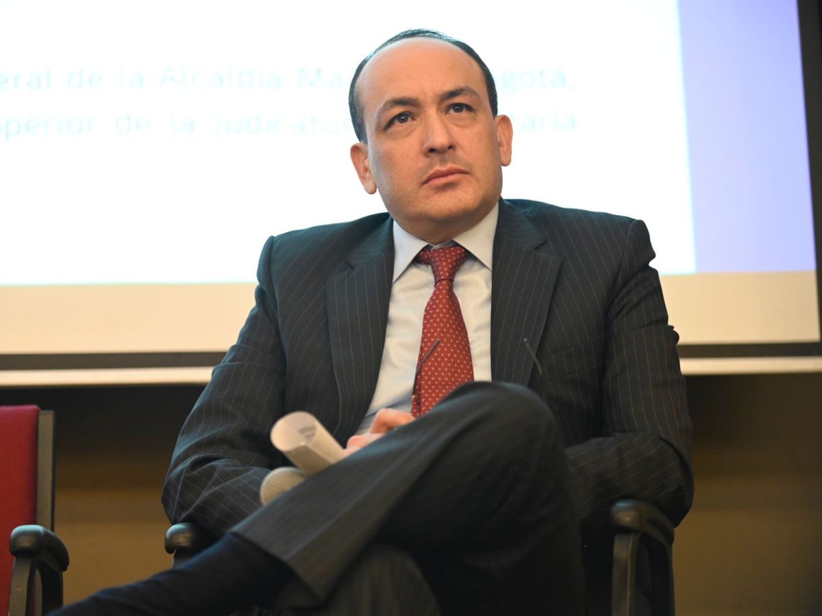 Citadino22's tweet photo. Entonces, este delincuente pertenece a la banda corrupta de Petro qué compró el congreso..  ¿Por qué ni está preso? https://t.co/bFUoNdsdVr