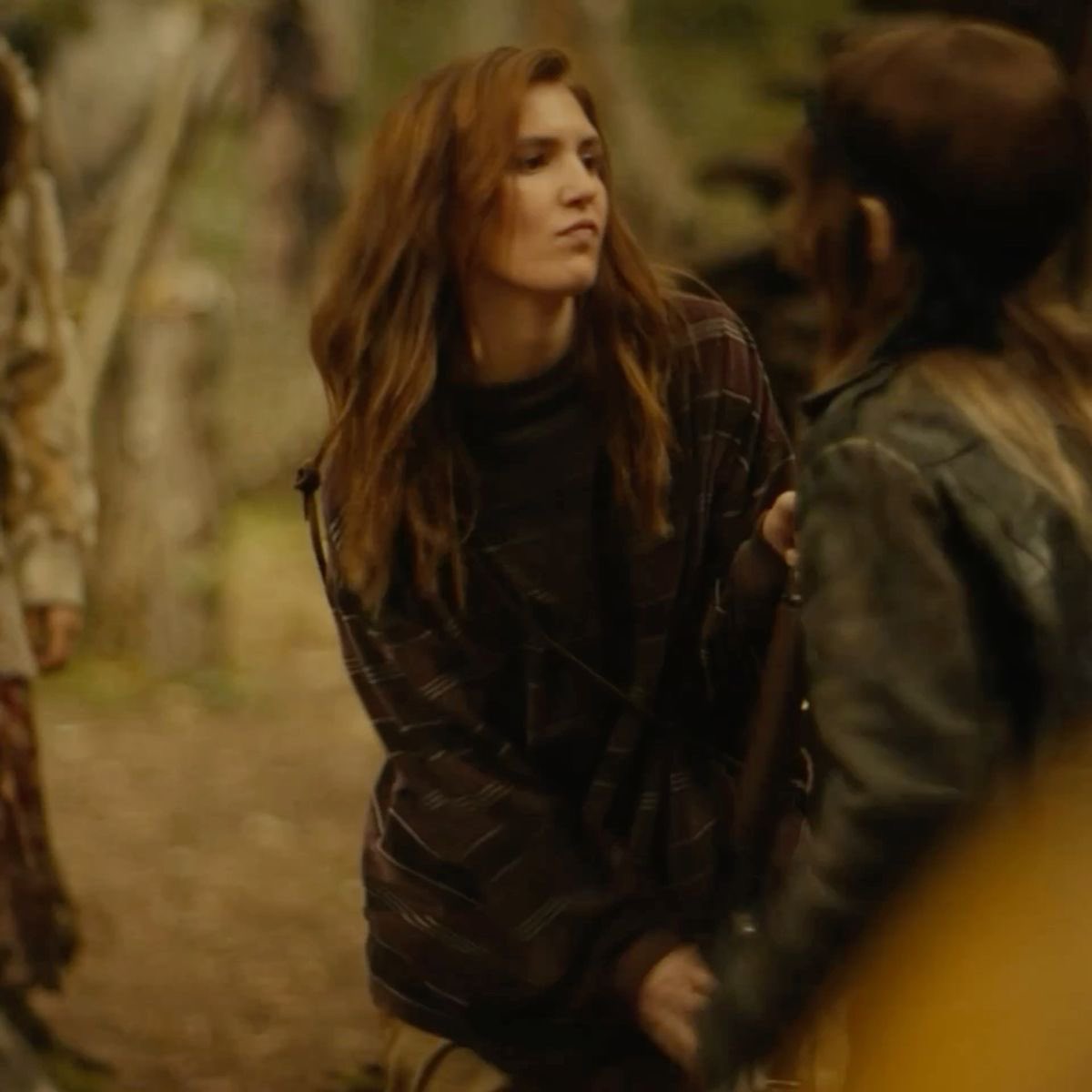 lvvsfawn's tweet photo. yellowjackets is so unrealistic why was melissa the only one to kiss shauna when she looked like this ? https://t.co/Q9Eo1sctOv