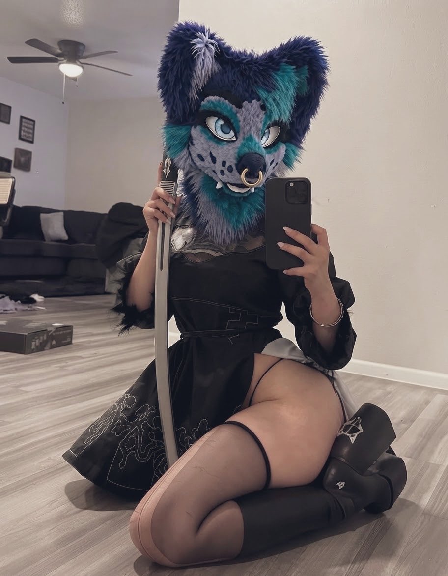 laywithzozo's tweet photo. Want me to dominate you lil guy? 😏 https://t.co/RornxWlyRA