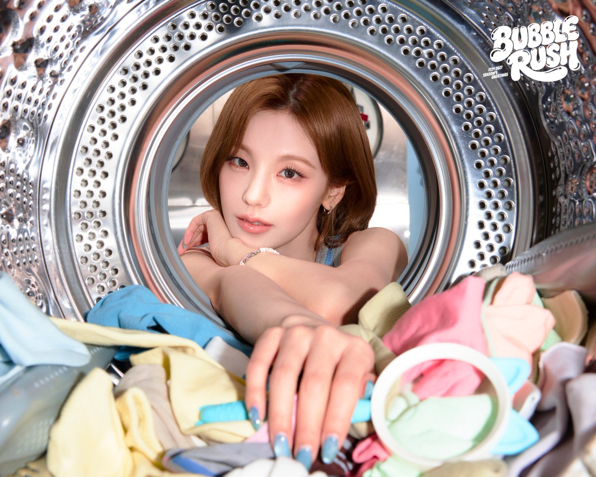 ITZYofficial's tweet photo. ITZY 2027 Season's Greetings [BUBBLE RUSH]

#YEJI

🫧PRE-ORDER
2026.10.02 FRI 14:00 ~ 2026.10.11 SUN 23:59 (KST)

#ITZY #MIDZY @ITZYofficial
#ITZY_BUBBLERUSH
#2027SEASONSGREETINGS https://t.co/PwTzgUnJfA