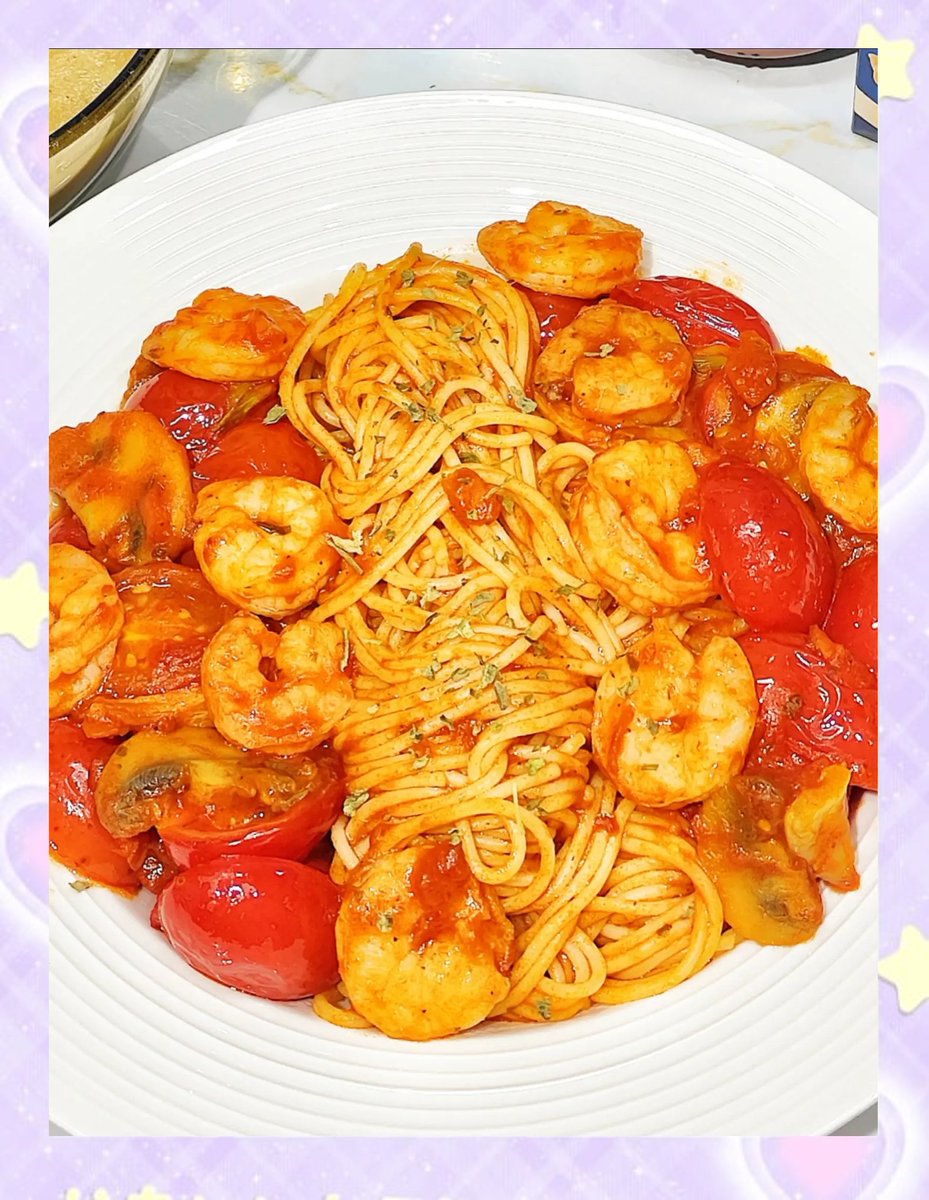 CierraKrog's tweet photo. Just whipped up garlic butter shrimp pasta in 15 mins! Chewy noodles tossed with plump shrimp, fragrant garlic, and a squeeze of lemon—weeknight win , https://t.co/1IoHUp9jIj