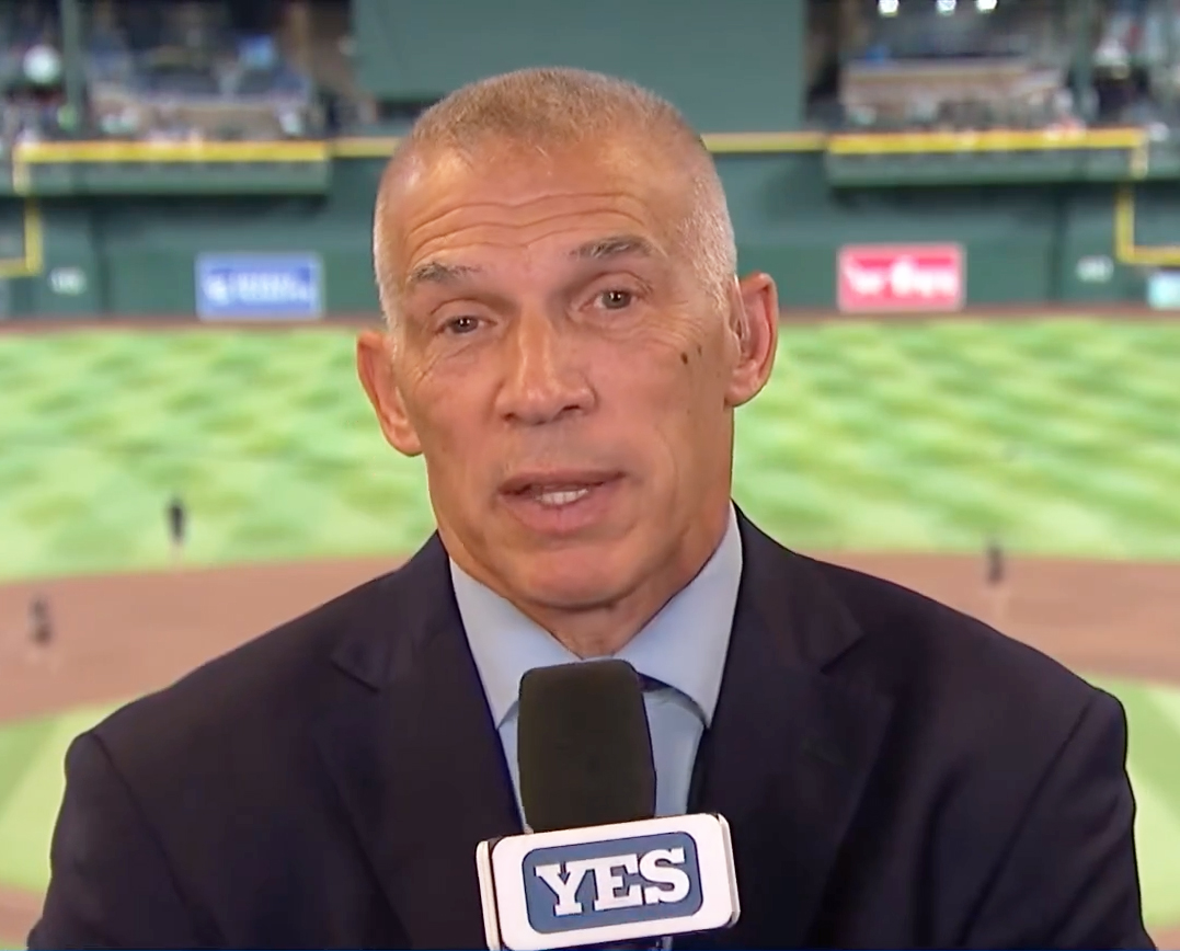 TalkinYanks's tweet photo. Joe Girardi will be on the call for the Wild Card series alongside play-by-play broadcaster Jason Benetti, Red Sox color commentator Lou Merloni, former Yankee Anthony Rizzo and reporter Caroline Pineda https://t.co/GRQb0RBRjm