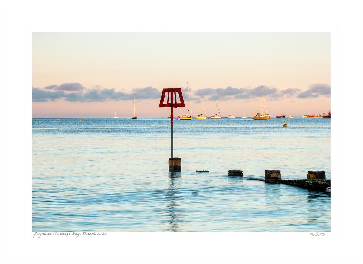 tchucaaplaysson's tweet photo. Groyne at Swanage Bay, Dorset, 2021. Technical

 1/4 second at F13 @ ISO160 at 28mm in Manual mode
Canon 60D
Canon EF28-135mm F3. 5-F5. 6 IS
Manfrotto 190 XDB
Optechusa Camera Strap
Format Hitech Firecrest Polarizer
Format Hitech ND Grad
Mindshift https://t.co/jwUCvS73sy