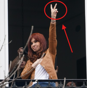 altmiqaf4's tweet photo. tengo la teoria de que cristina kirchner es k https://t.co/Mm6horTEnO