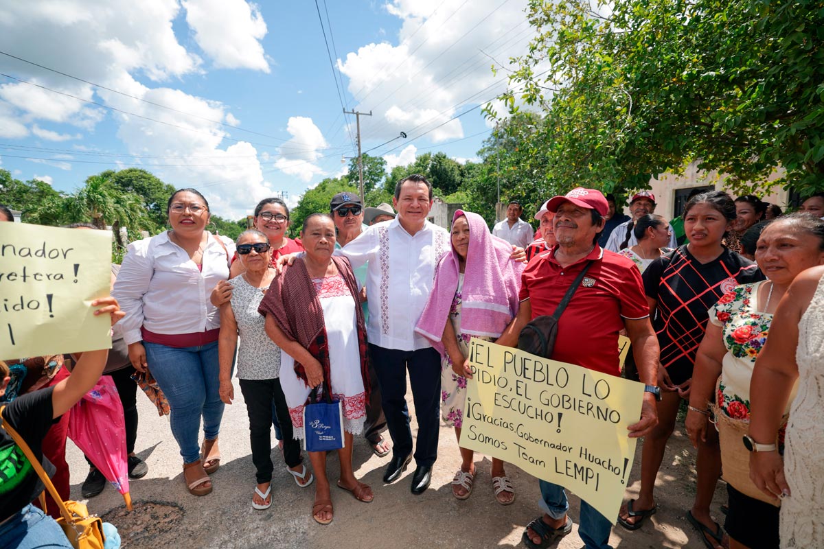 RVozdeMujer's tweet photo. Invierte Renacimiento Maya más de 22 mdp en carretera Sahcabá-Huhí que beneficia a más de 13 mil habitantes https://t.co/Fxquq6YR2H https://t.co/9oXNCPOb9b