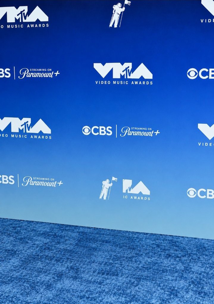 BBPRTV's tweet photo. 🚨 Bad Bunny en los #VMAs https://t.co/egmIMgdfz1