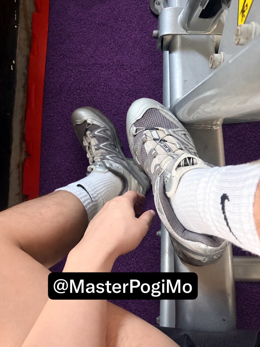 MasterPogiMo's tweet photo. 3-day-old used gym socks. May hihimod ba?
#pinoymaster #pinoyfindom #pinoyfootdom https://t.co/m0D2L9rewT
