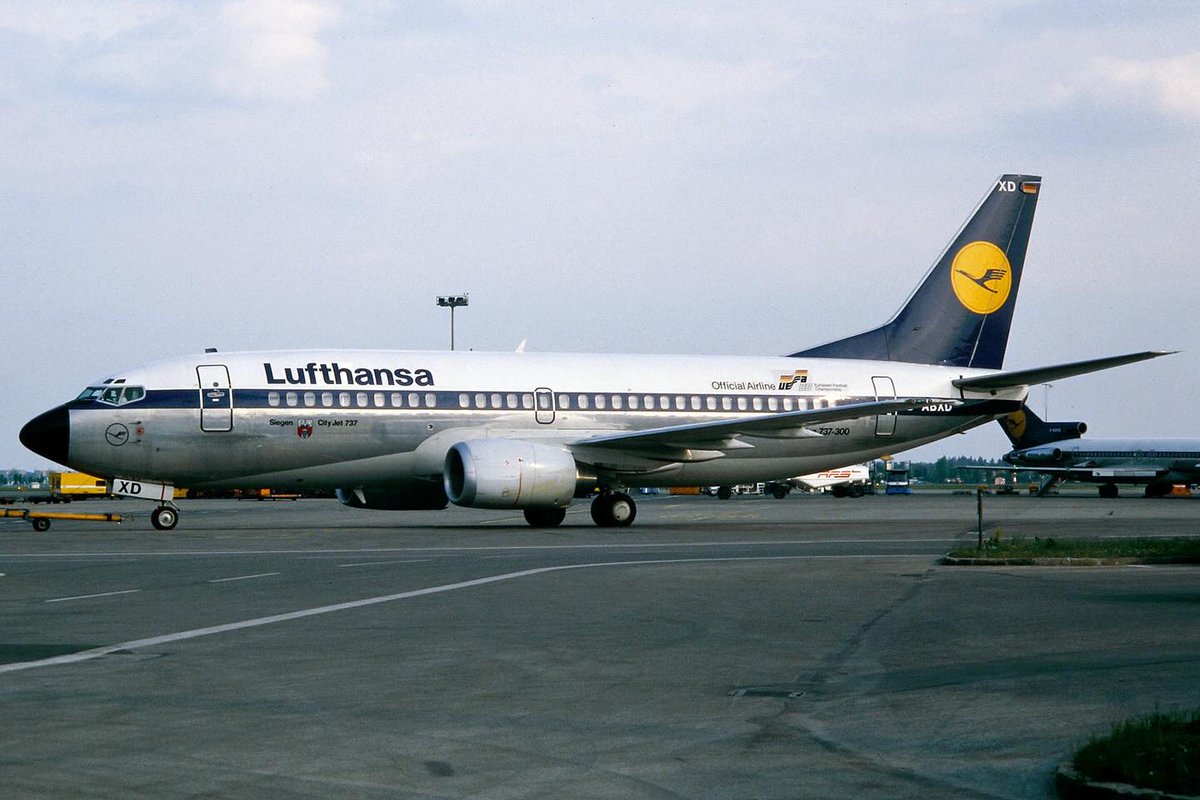 gtinho18's tweet photo. Image number 7 in my series "100 for 100" celebrating 100 years Lufthansa features a Boeing 737-330, seen at MUC (still the old Riem airport) in May 1988. Named "Siegen", registered D-ABXD and wearing stickers for Official airline of UEFA 1988, the https://t.co/naTo1SYORd