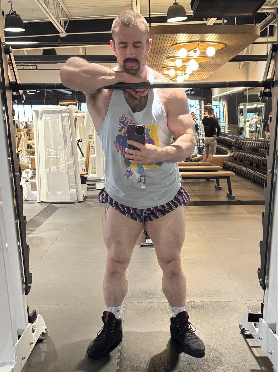 GrahamKanyon's tweet photo. How much thigh do I need before I have more than this bucket of chicken I keep hearing about? https://t.co/1VBgVrIl1y