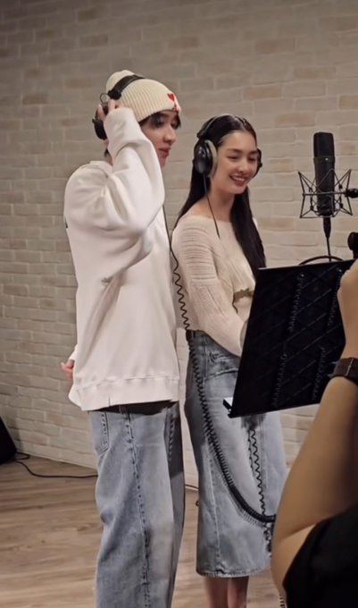 SuphanootB's tweet photo. พลังความสดใสเกินร้อย 💖 มิตรภาพงดงามที่เห็นแล้วยิ้มตามเสมอ 🌟 ทั้งสวยหล่อเก่งรอบด้าน 🎀 

CHEERING FOR PEAKMINT 
✿⁠♡ #พีคมิ้นท์ | #PeakMint ♡✿ https://t.co/vzEpVoR4GQ