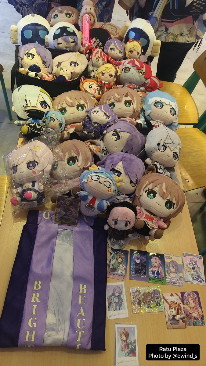 cwind_s's tweet photo. Compilation of Indonesian hololive oshi shrines from 3 weeks of #holodori_Takeover gatherings in Jakarta (12-27 Sep 2026)
#AREA15 #holoro #holoh3ro https://t.co/VyRlQFLoVk