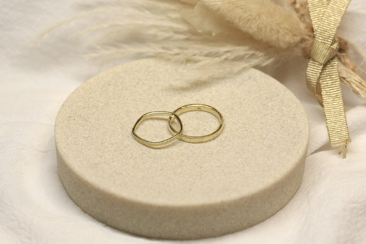itoaware_nara's tweet photo. K14 Lime Gold 

爽やかなグリーンの色合いが魅力のK14ライムゴールド。
ご結婚指輪にも人気の素材です💍

K10グリーンゴールドよりもグリーンがはっきりと感じられ、手元にさりげない個性を添えてくれます✨ https://t.co/OdQ9IqyG51
