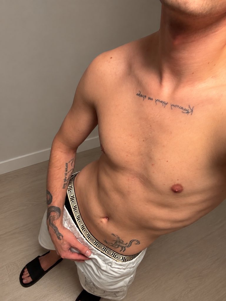 ander_bahynski's tweet photo. I love going shirtless. What about you?
Follow me if you think a T-shirt is truly unnecessary… 😉 https://t.co/SGOElmPav8