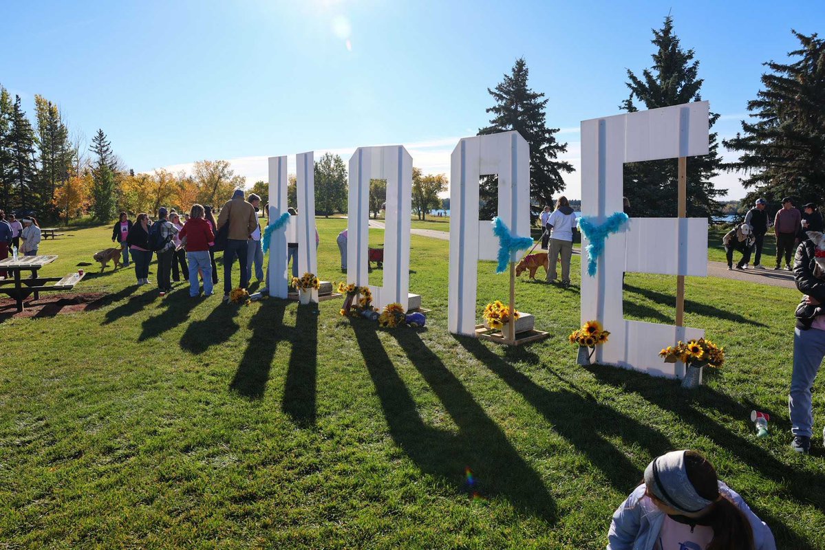 ABDanielleSmith's tweet photo. Ovarian cancer is still the deadliest cancer affecting women in this country. Today we walked together to change that.

To the Teal Sisters who have been diagnosed or survived ovarian cancer and to their families who came out… we are not going to stop until there is a cure!

Thank you to Ovarian Cancer Canada @OvarianCanada for everything you do. For these incredible women, for their families and for the research that will get us there.

Donate at: https://t.co/1cMcZT1vzn