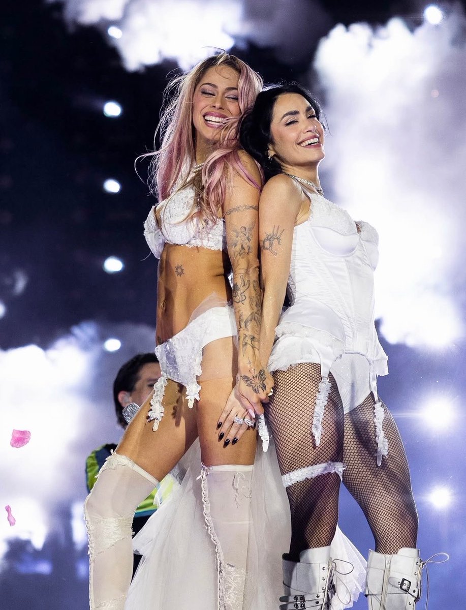abletini's tweet photo. las palabras de tini a lali 😭 https://t.co/Mv3oMjgPa1