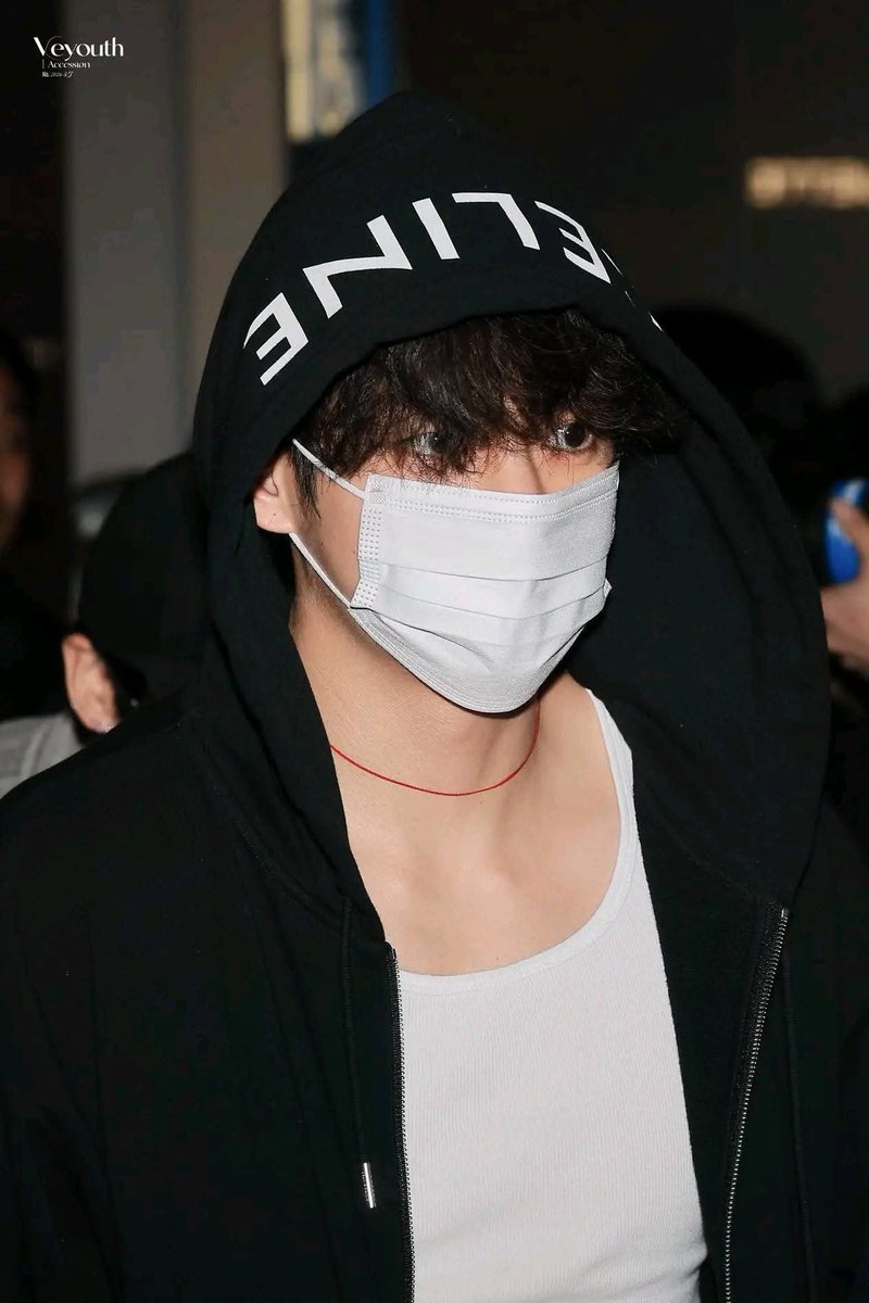 TAETAE_PH's tweet photo. We urge @BIGHIT_MUSIC @HYBEOFFICIALtwt to take urgent action and make BTSV’s safety their utmost priority following these threats of physical harm

PROTECT TAEHYUNG
PROTECT YOUR ARTIST
BIGHIT AND HYBE TAKE ACTION
#ProtectTaehyung #ProtectYourArtist https://t.co/Ar3vuCh5Nt