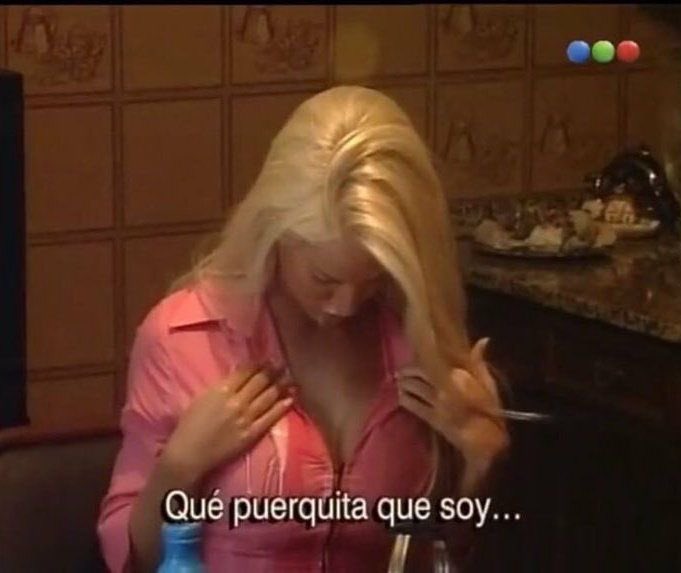 ludeenzo's tweet photo. me saqué fotos especialmente con la camiseta de boca para que me la responda y lo hizo, te amo boca sos grande https://t.co/SCSUvqoRGt