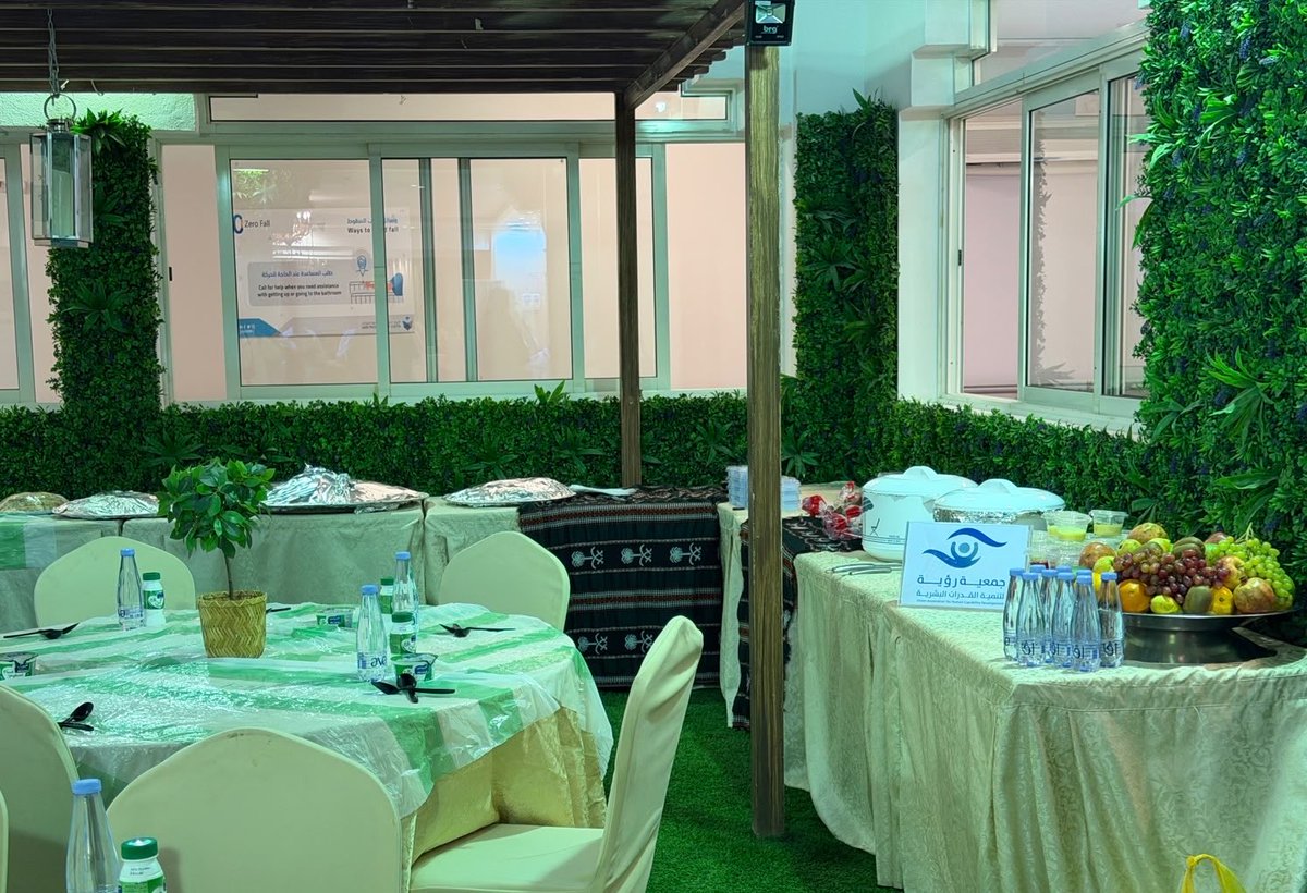 vision_epc's tweet photo. #تغطية | 🇸🇦

بمناسبة #اليوم_الوطني_السعودي_96
أقامت #جمعية_رؤية_لتنمية_القدرات_البشرية 
احتفالًا في دار الرعاية الاجتماعية للمسنات بالرياض 
في يوم الثلاثاء الموافق 22 سبتمبر 2026 
شاركنا أمهاتنا فرحة الاحتفاء باليوم الوطني السعودي 96
وتضمن الحفل عدة فقرات الفرقة الشعبية، إلى جانب تقديم الضيافة وتناول وجبة العشاء مع أمهاتنا بالدار
كما نتقدم بخالص الشكر والتقدير لـ فريق مشهد الإعلامي ولكل من ساهم وشارك في هذا الاحتفال
سائلين الله لهم دوام التوفيق والنجاح

#عزنا_بطبعنا