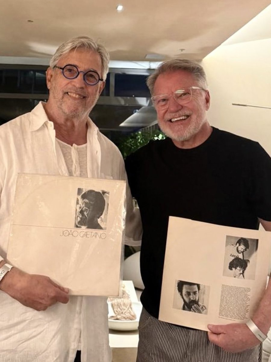 ivanlinsoficial's tweet photo. Apreciando as belezas da arte brasileira na 35ª edição da #CASACORRioDeJaneiro com o querido amigo #JoãoCaetano. 🏠🤩 https://t.co/N6YW9PuZQV