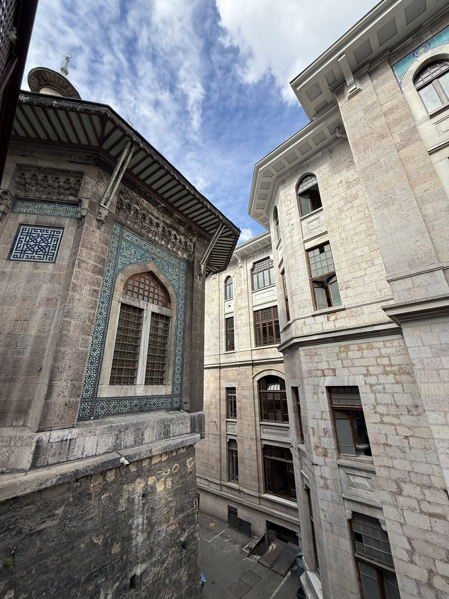 handankadioglu's tweet photo. istanbul’da kaybolmak, https://t.co/EeB7dBXvhE