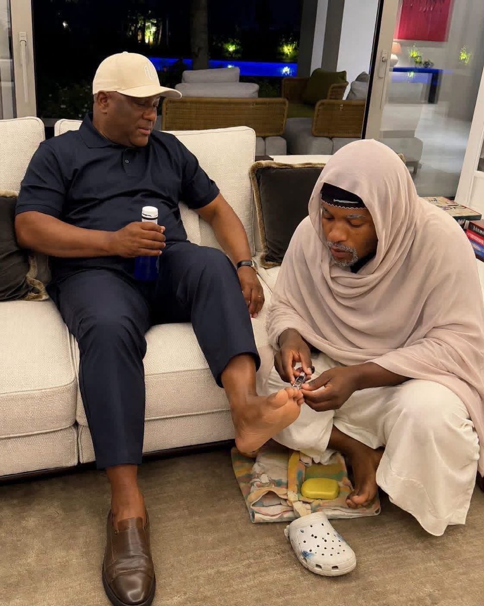 ahmaliii's tweet photo. Yanzu wannan ko yankan farce kake masa idan ka dawo kauyenku Maula za a rika maka kai ma.
Wallahi😍🤣 https://t.co/ntlddtbgOK