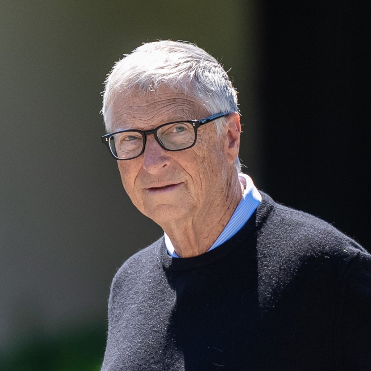 SNBbrasil's tweet photo. 🤖 IA: 1 BILHÃO DE MORTES?! 🚨

Bill Gates alertou que o desenvolvimento sem controle da IA pode causar uma tragédia global se cair em mãos erradas.

Ele defende que a autorregulação não basta e exige leis governamentais rígidas.

O que você acha?

#Tech #IA https://t.co/87d5vch89g