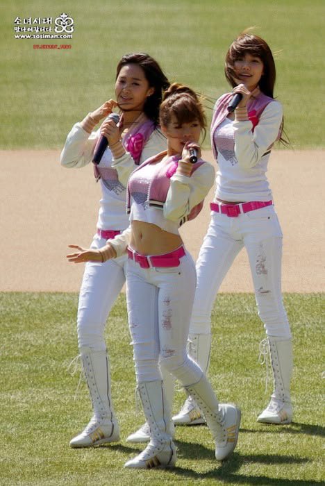 sicawols's tweet photo. one thing abt sunny is she is going to ARCH. https://t.co/ztC8unGp0A