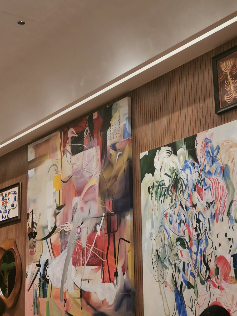 Marcenegjxnv's tweet photo. Descubre la magia del arte contemporáneo en la galería central: obras vibrantes que conectan emociones. No te lo pierdas este fin de semana! https://t.co/PgUz6tqXh0