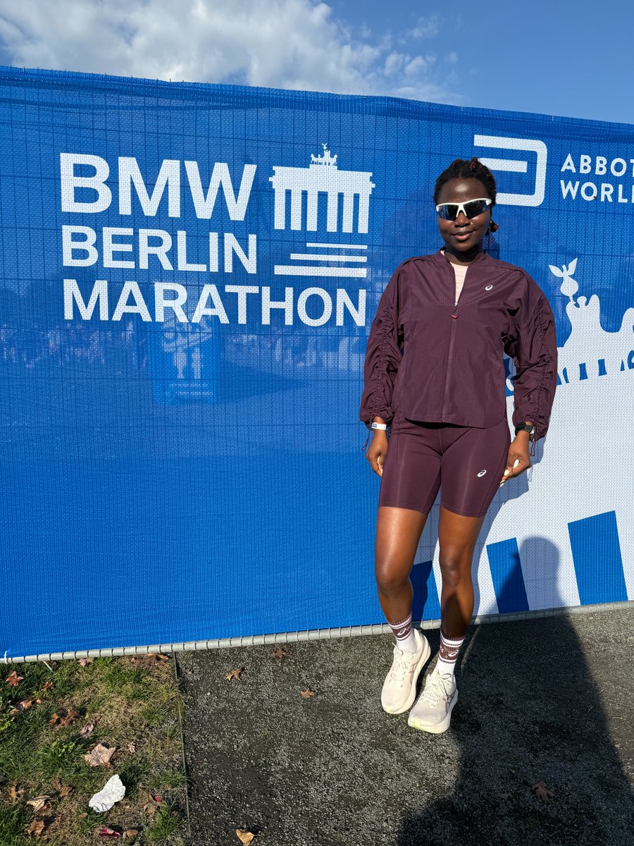 deyemipresh's tweet photo. girl, you have amazing friends!

ran my first marathon today, and my friends showed up &amp; showed out for me; online and physically! almost 40 people, rooting for me, screaming my name, sending me encouraging messages. I am so blessed!🥺 https://t.co/1DtFwRq2Iy