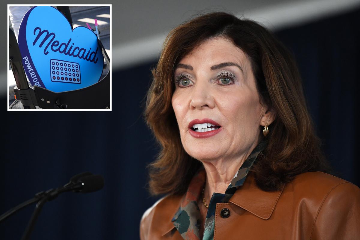 nypost's tweet photo. How Kathy Hochul's admin handed firm a $1B Medicaid contract without competitive bidding https://t.co/gMJRxCFUCF https://t.co/sii9jprmZT