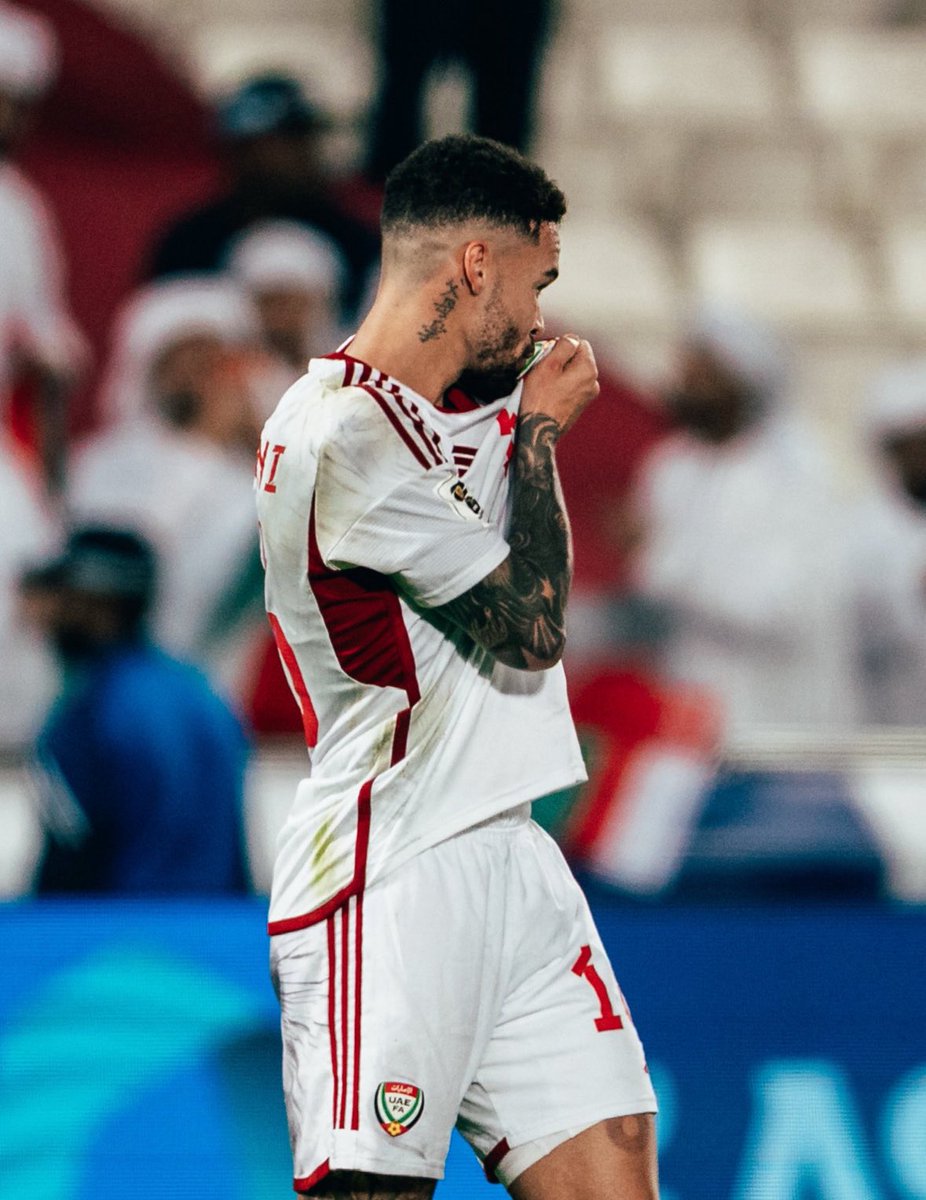 _iRashid_'s tweet photo. عيال البلاد ❤️
 في الامارات مافي شي اسمه " مجنس "

 أي شخص مقيم على هذه الأرض ويحمل شعارها مستعد يضحي بروحه عشان ترابها 🇦🇪 https://t.co/G828hCequr