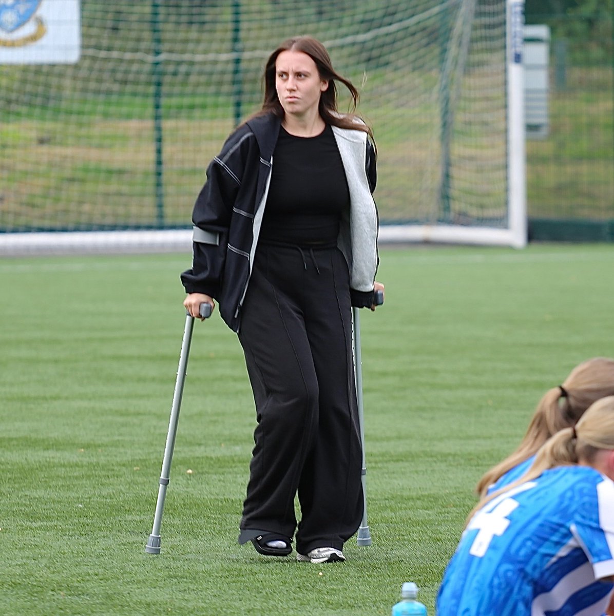 swlfcofficial's tweet photo. Nice to see you, Mills! 🙌
Injured Owless, Milly Colford was among the supporters at yesterday’s game, backing the girls from the sidelines. 🦉💙
#swlfc | #oneteam | #WithWisdomAndCourage https://t.co/SOI6BHzg8V