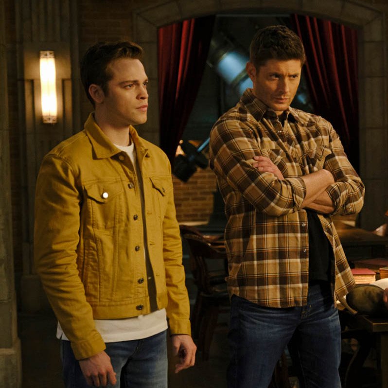 CoveredGeekly's tweet photo. Jensen Ackles reveals his pitch on how to bring Supernatural back, something he wishes the show ended on as a cliffhanger

 "I would have liked to have Jack come through the front door and just walk up to Sam and Dean and just be like, 'I need to send you guys back'" https://t.co/m6oHqYJyru