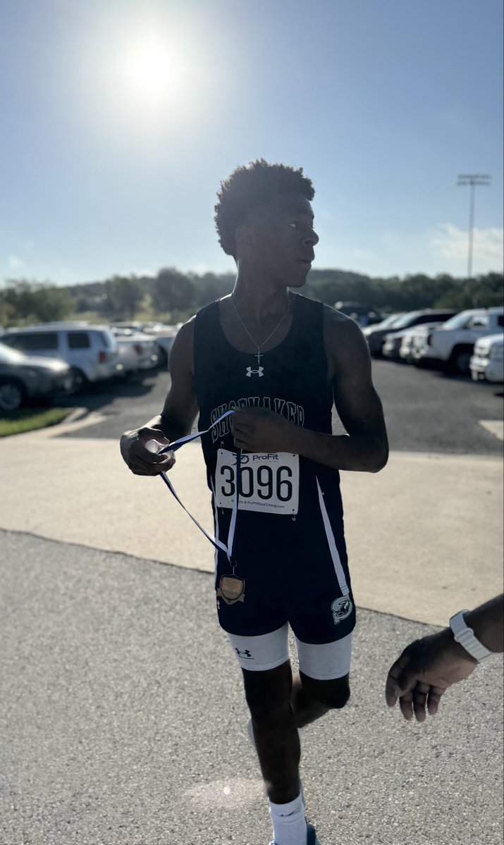 Xavier__Graves's tweet photo. Temple invitational-
3 mile- 17:20.10
11th place🥉 https://t.co/DMSJSuX3wU