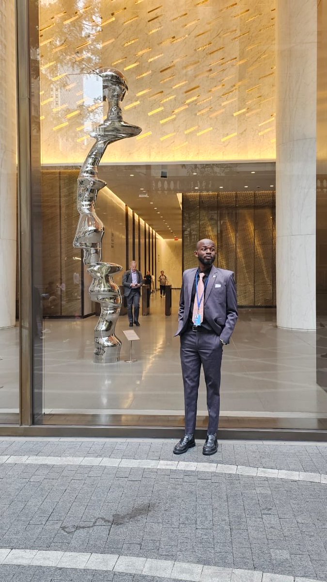 MeschacAlmera's tweet photo. Ce fut un honneur d’avoir pris part à la Semaine de haut niveau de la 81e session de l’Assemblée générale des Nations Unies à New York, et d’avoir eu le privilège de rencontrer de dignes fils et filles d’Haïti, notamment le shérif de New York.
#UNGA81
#Diplomatie
#FiertéHaïtienne https://t.co/rQDTMjEfe0