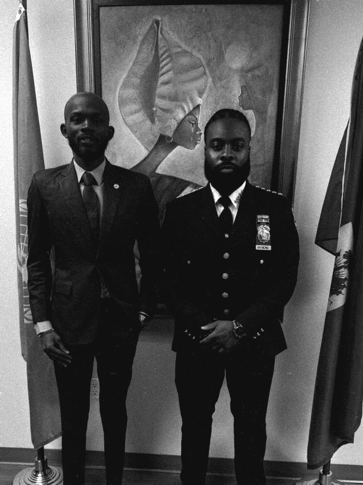 MeschacAlmera's tweet photo. Ce fut un honneur d’avoir pris part à la Semaine de haut niveau de la 81e session de l’Assemblée générale des Nations Unies à New York, et d’avoir eu le privilège de rencontrer de dignes fils et filles d’Haïti, notamment le shérif de New York.
#UNGA81
#Diplomatie
#FiertéHaïtienne https://t.co/rQDTMjEfe0